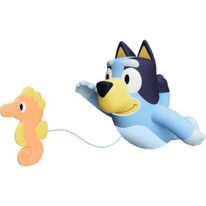 TOMY Toomies Bluey Pull and Go Canoe – Pull String Helps Bluey Paddle Through Water – Includes Bingo Bath Toy Pourer – Bluey Toys for Bath – Ages 18 Months and Up(Swimming Bluey)